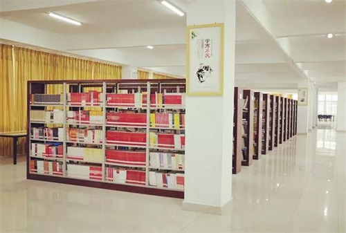 四川核工業職工大學圖書館開館啦! 四川核工業職工大學圖書館開館啦!