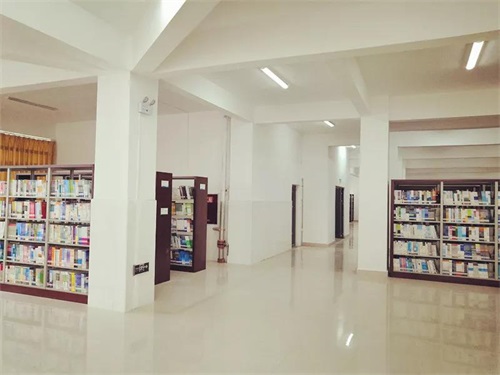 四川核工業職工大學圖書館開館啦! 四川核工業職工大學圖書館開館啦!