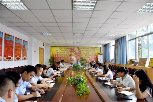 西安鐵道職業學校 堅決貫徹“五個再來一遍”工作要求再部署工作會議 西安鐵道職業學校 堅決貫徹“五個再來一遍”工作要求再部署工作會議