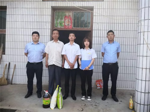 西安鐵道職業學校開展精準扶貧入戶走訪活動 西安鐵道職業學校開展精準扶貧入戶走訪活動
