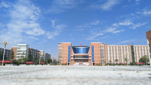 鄭州軌道工程職業學院航空服務專業有什么報名要求? 鄭州軌道工程職業學院航空服務專業有什么報名要求?