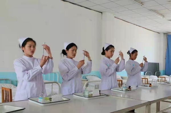 河北同仁醫學中等專業學校怎么樣?收費貴嗎? 河北同仁醫學中等專業學校怎么樣?收費貴嗎?